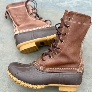 L.L. Bean Brown Leather Lace-Up Duck Boots with Shearling Lined interior size 6